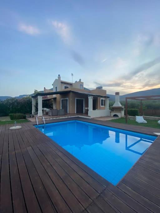 Georges Villa Galaxidi, Family, Pool And Garden מראה חיצוני תמונה